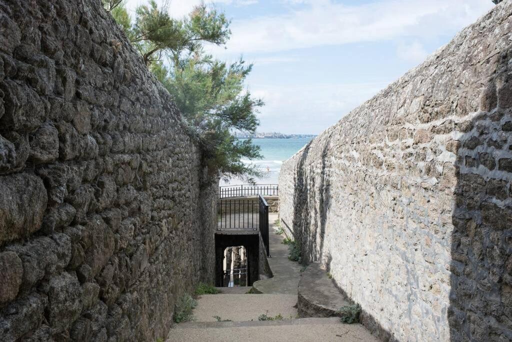 Appartement 4 Etoiles Vue Mer Et Bord De Plage Chez Odette Saint-Malo Exterior photo